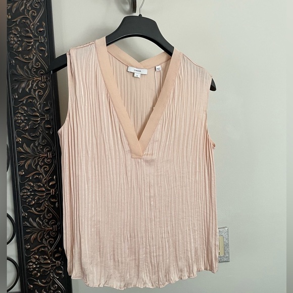 VINCE. Pleated Blouse Women’s S/P Sleeveless Silk Top V neck Dusty Rose NWT $295 - Picture 4 of 10